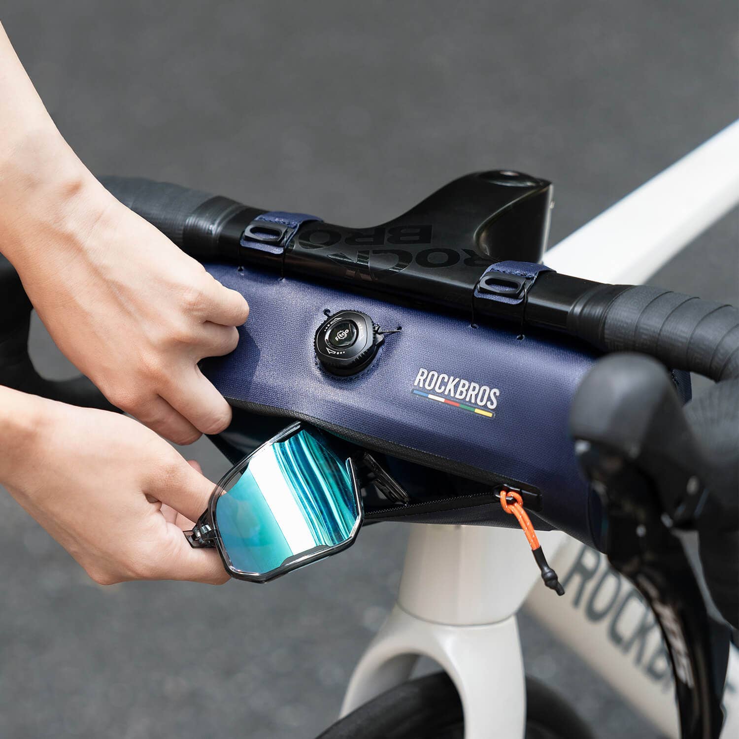 ROAD TO SKY Bike Handlebar Bag 100% Waterproof 2L 7