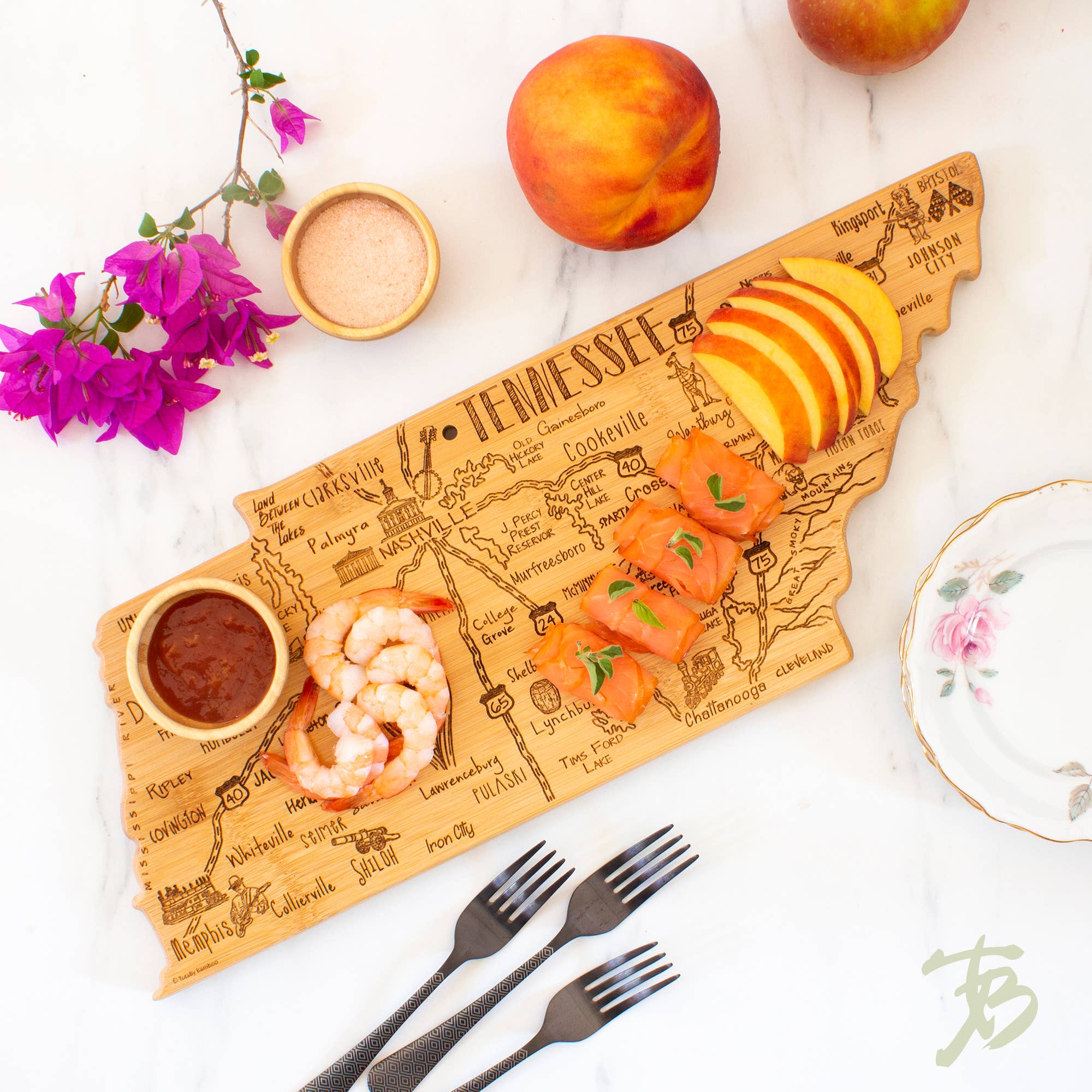 Destination Tennessee State-Shaped Serving & Cutting Board